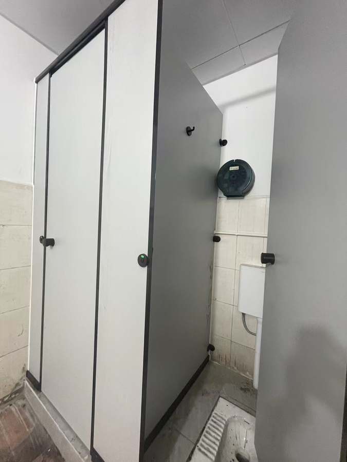 不锈钢卫生间隔断配件板材实拍图